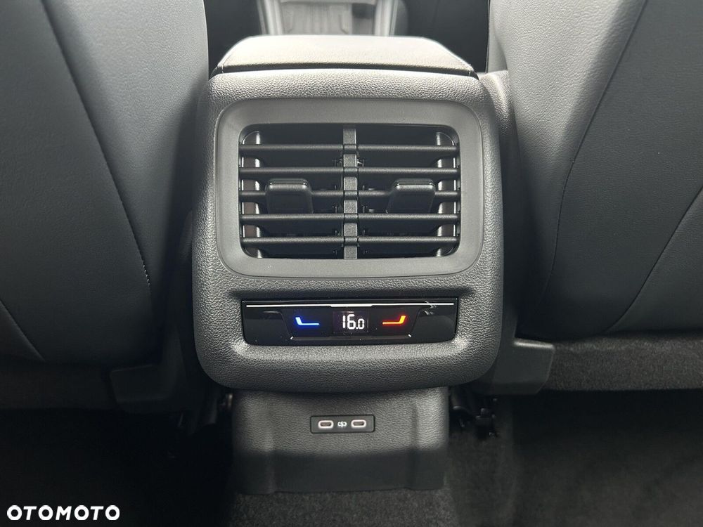 Volkswagen T-Roc 1.5 eTSI Style DSG - 29