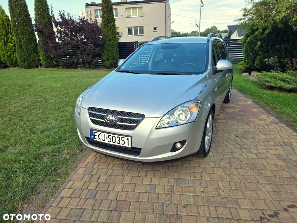 Kia Ceed - 11