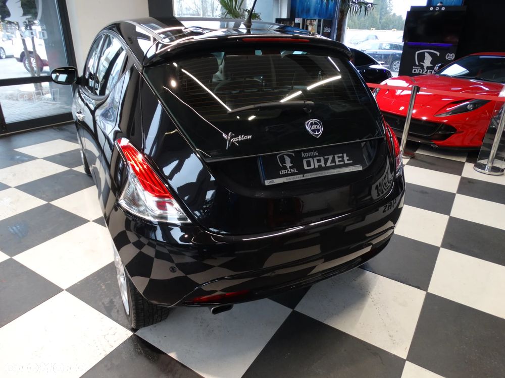 Lancia Ypsilon 1.2 8V Platinum S&S - 12