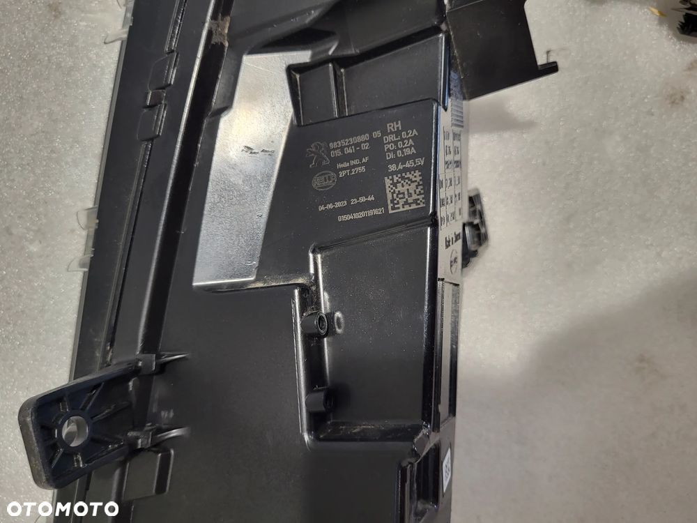 Peugeot 308 T10 Światła do jazdy dziennej Przód strona prawa 9835230880 - 7