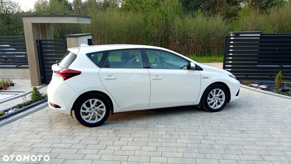 Toyota Auris Hybrid 135 Premium - 12