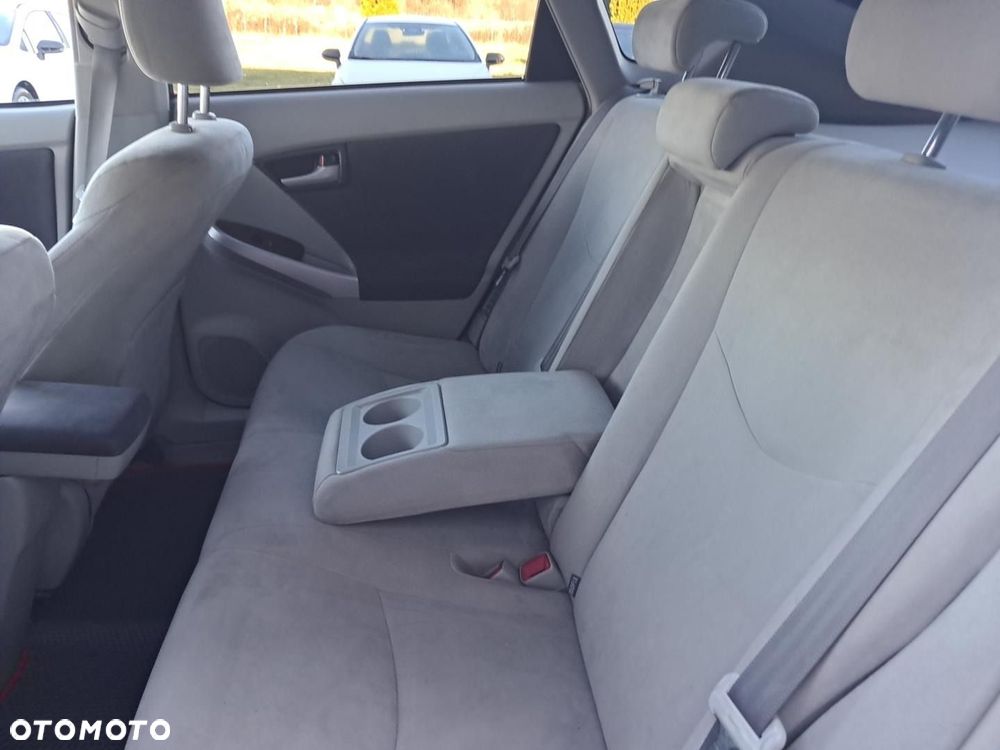 Toyota Prius 1.8 HSD Sol - 5