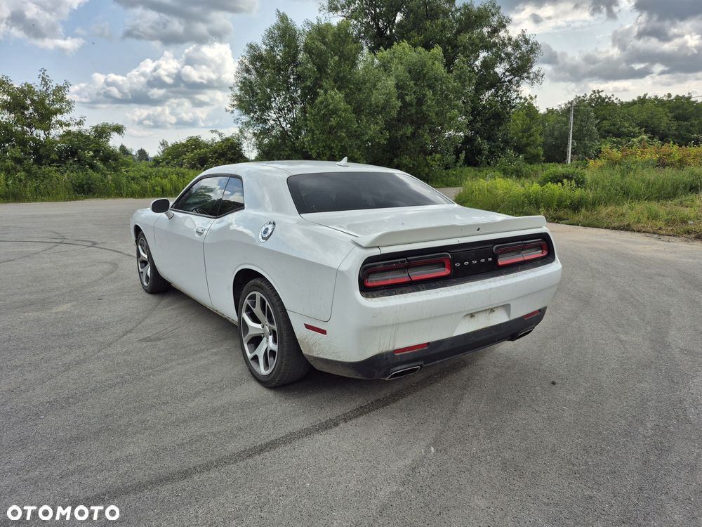 Dodge Challenger - 9