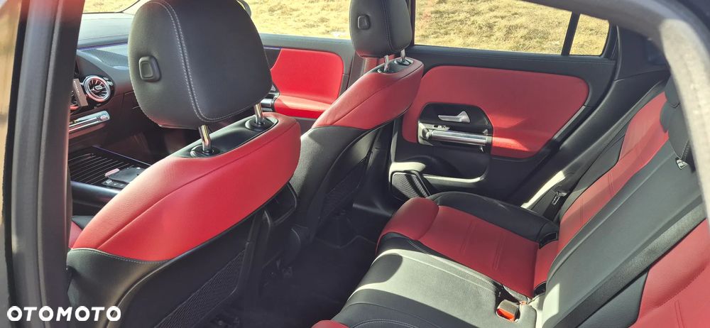 Mercedes-Benz GLA 200 - 8