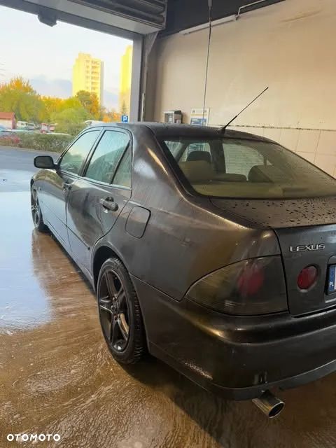 Lexus IS 200 Elegance - 4