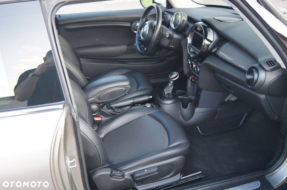 MINI Cooper Standard - 11