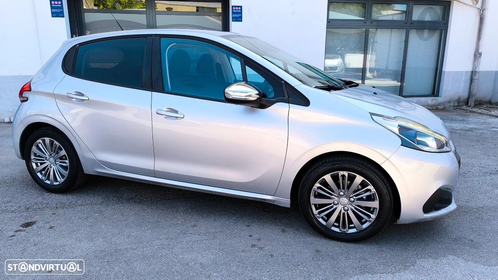 Peugeot 208 1.2 PureTech Style - 26