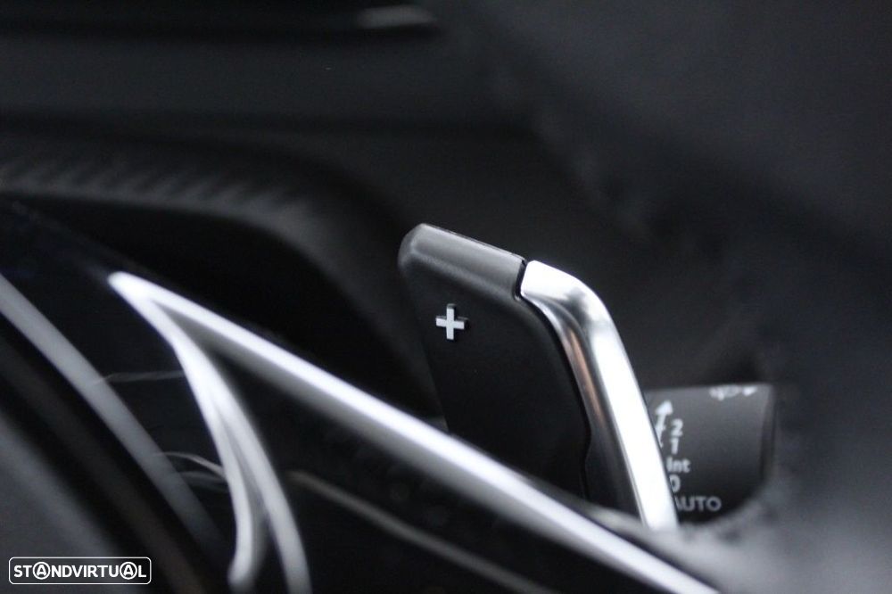 Peugeot 2008 1.2 Hybrid Allure e-DCS6 - 27