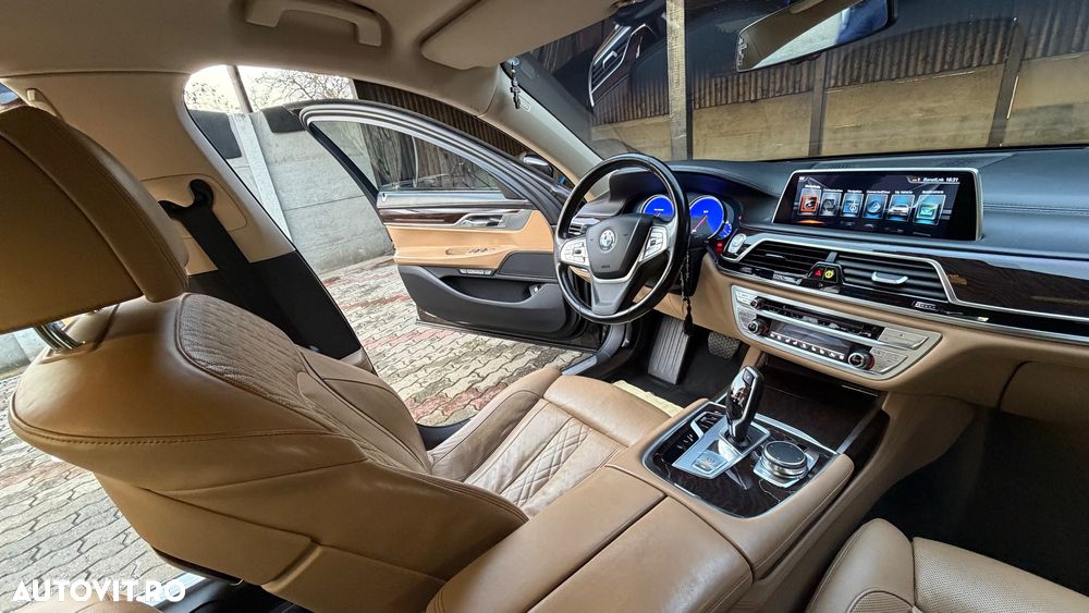 BMW Seria 7 740d xDrive - 12
