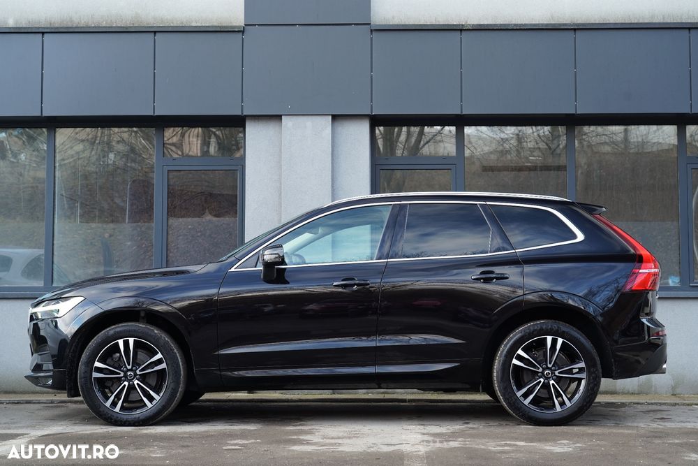 Volvo XC 60 B4 MHEV AT8 AWD Momentum Pro - 29