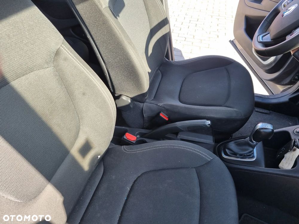 Renault Captur 1.5 dCi Energy Intens EDC EU6 - 11