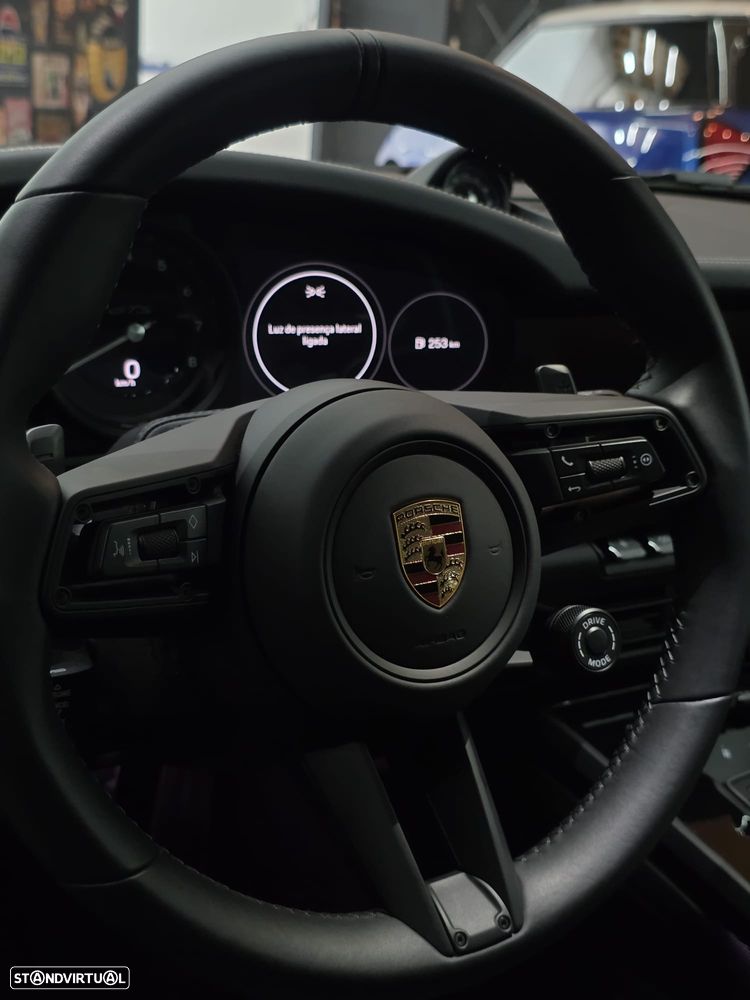 Porsche 911 (992) Carrera 4 GTS PDK - 21