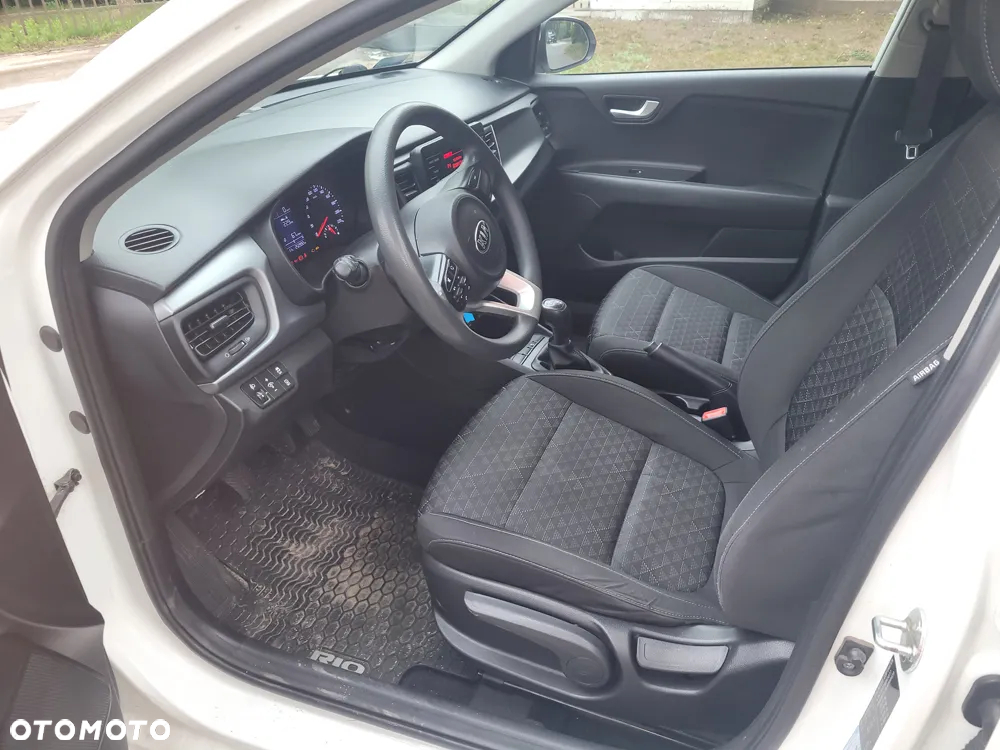 Kia Rio - 9