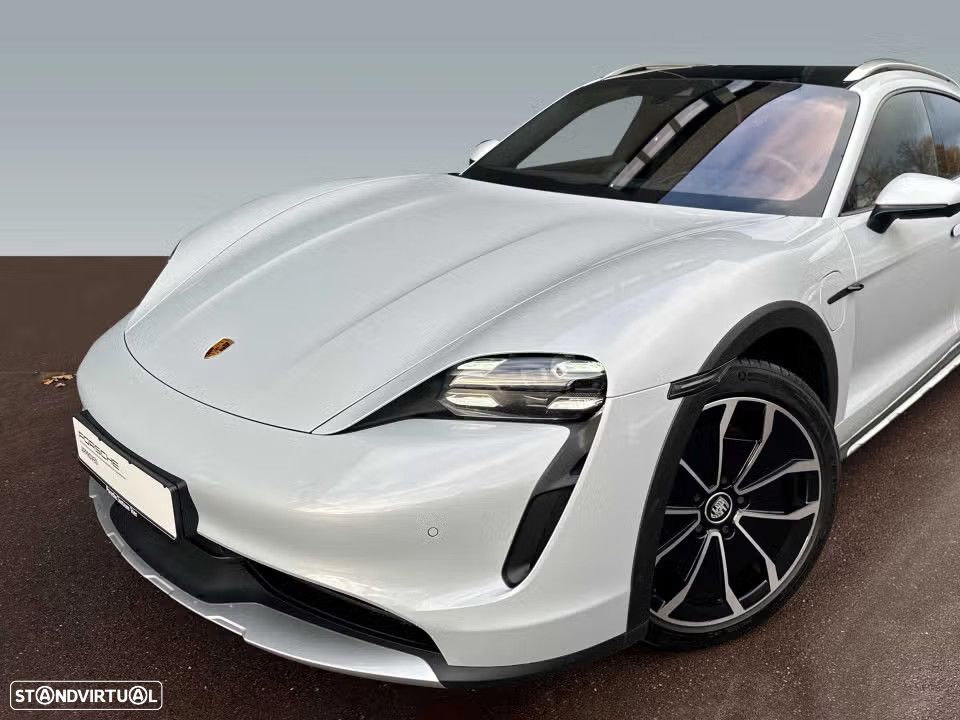 Porsche Taycan Cross Turismo 4 - 7