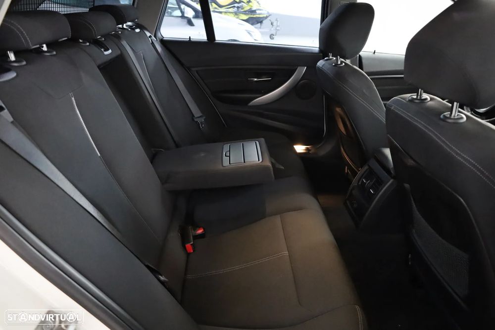 BMW 318 d Aut. Sport Line - 9
