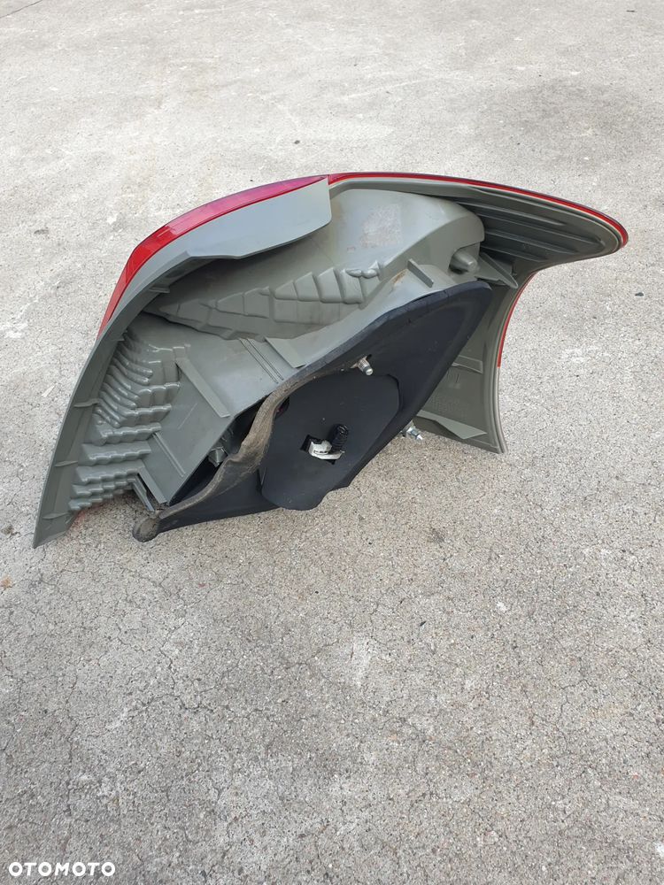 Lampa Lewa Tylna Toyota Yaris II Lift demontaż oryginał - 5