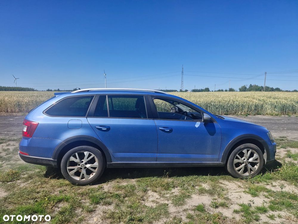 Skoda Octavia Combi 2.0 TDI (Green tec) 4x4 Scout - 4