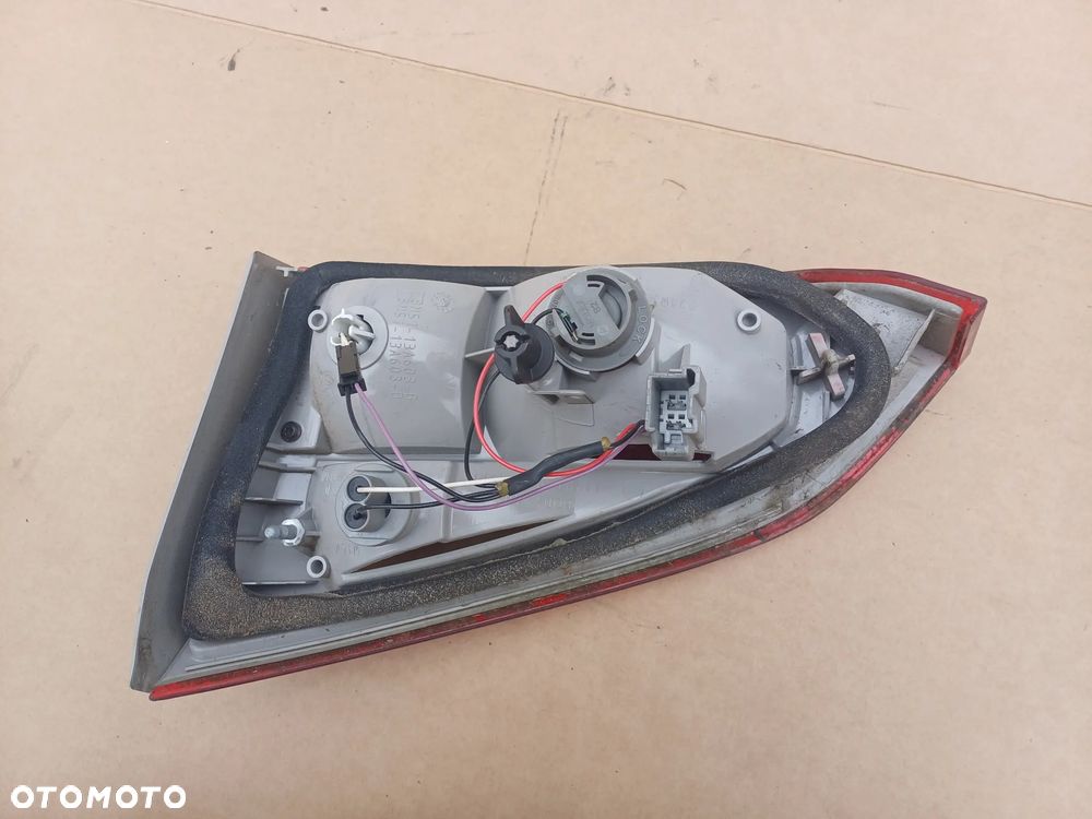 Focus MK3 kombi lampa w klapę lewy tył led 10-14 - 7