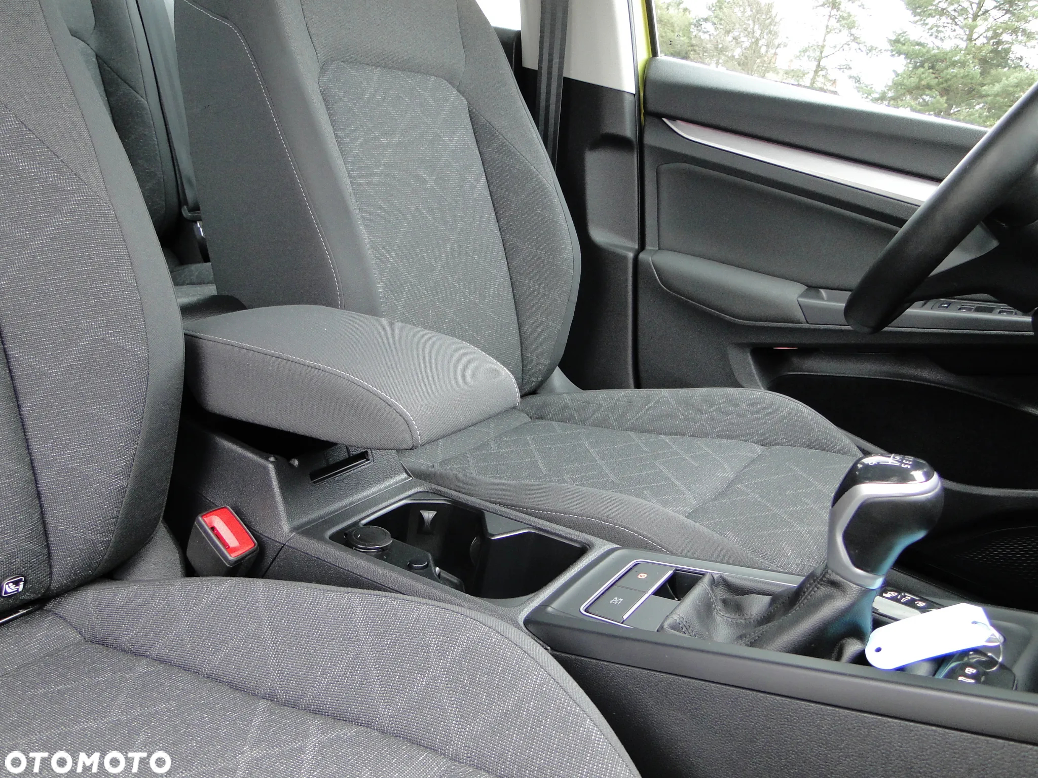 Volkswagen Golf VIII 1.5 TSI EVO Life - 23