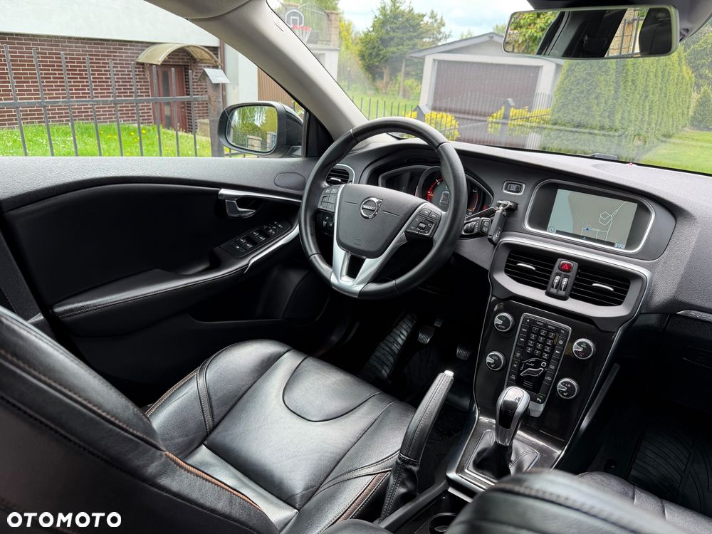 Volvo V40 Cross Country D2 Momentum - 14