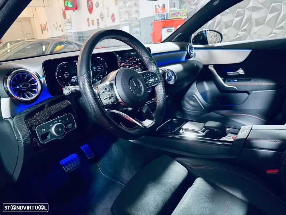 Mercedes-Benz A 250 e AMG Line - 21