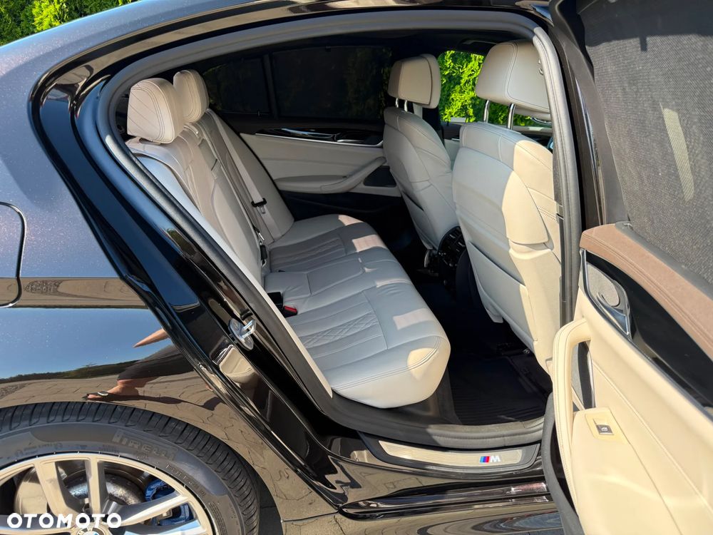 BMW Seria 5 530i Luxury Line sport - 12