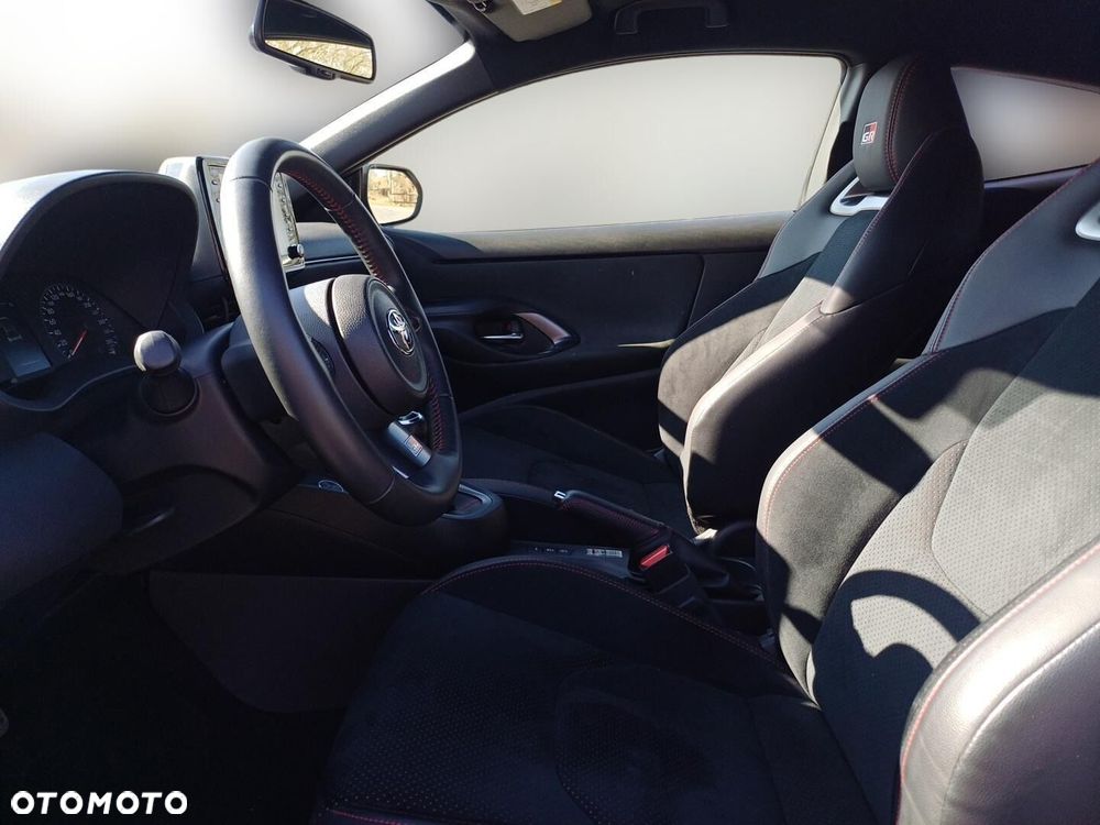 Toyota Yaris - 13