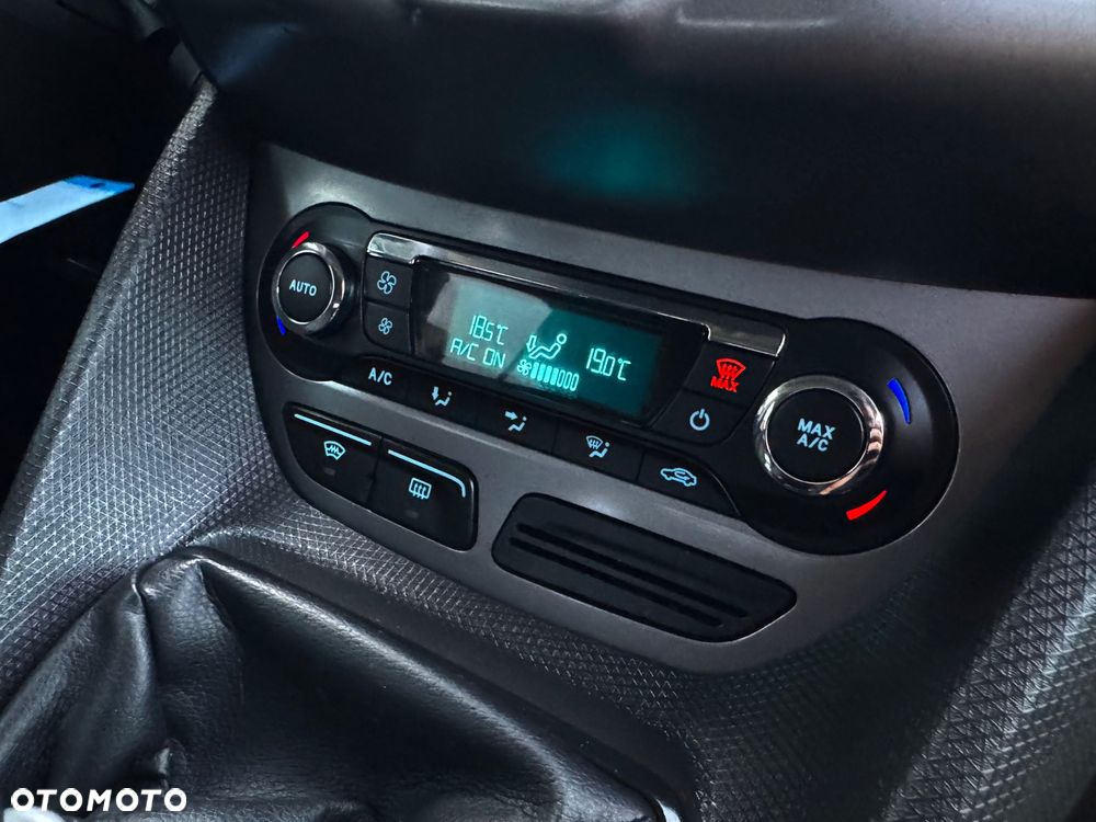 Ford Tourneo Connect Grand - 38