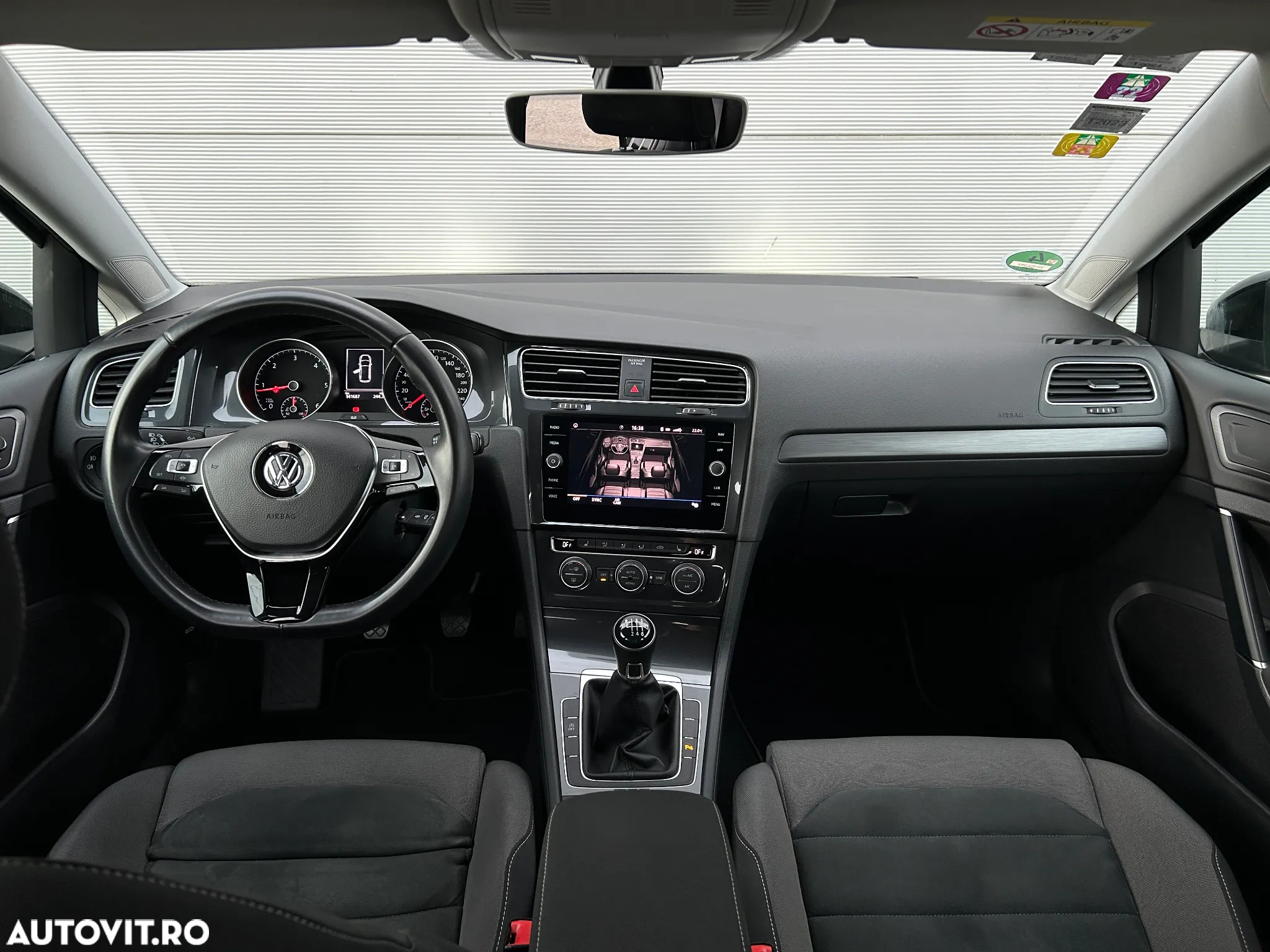 Volkswagen Golf 2.0 TDI SCR Comfortline - 10
