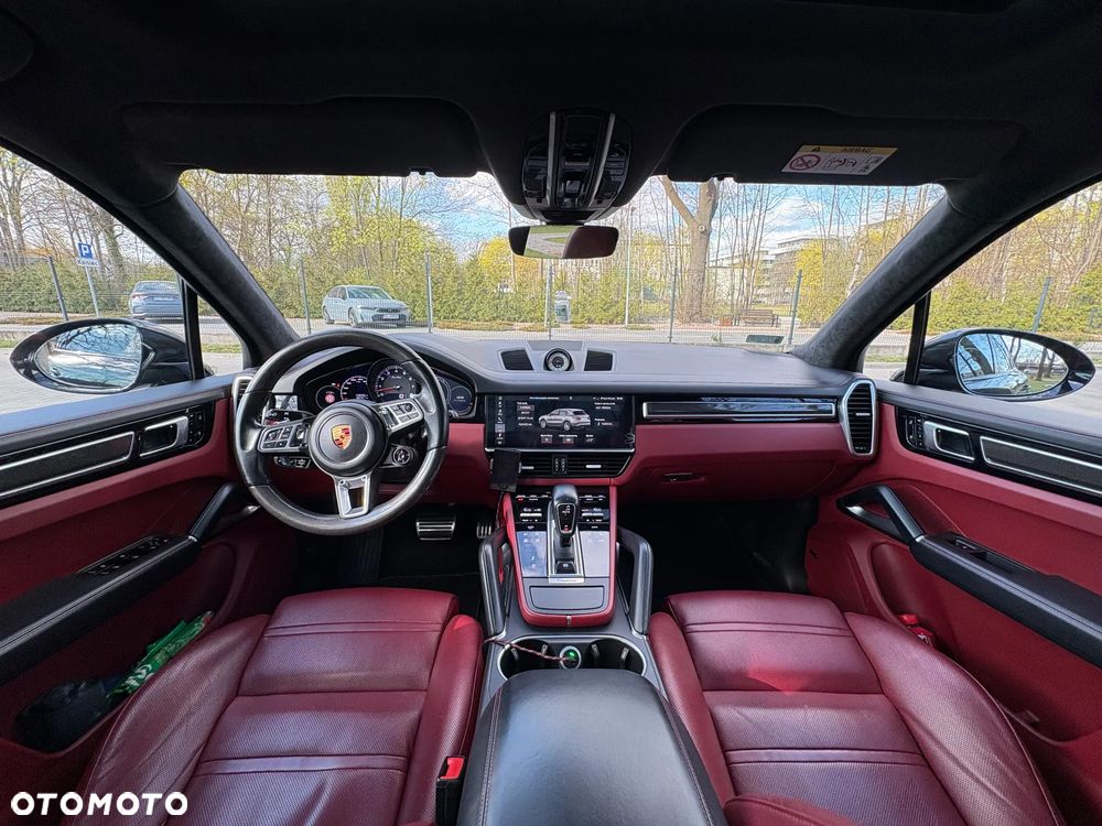 Porsche Cayenne Turbo - 6