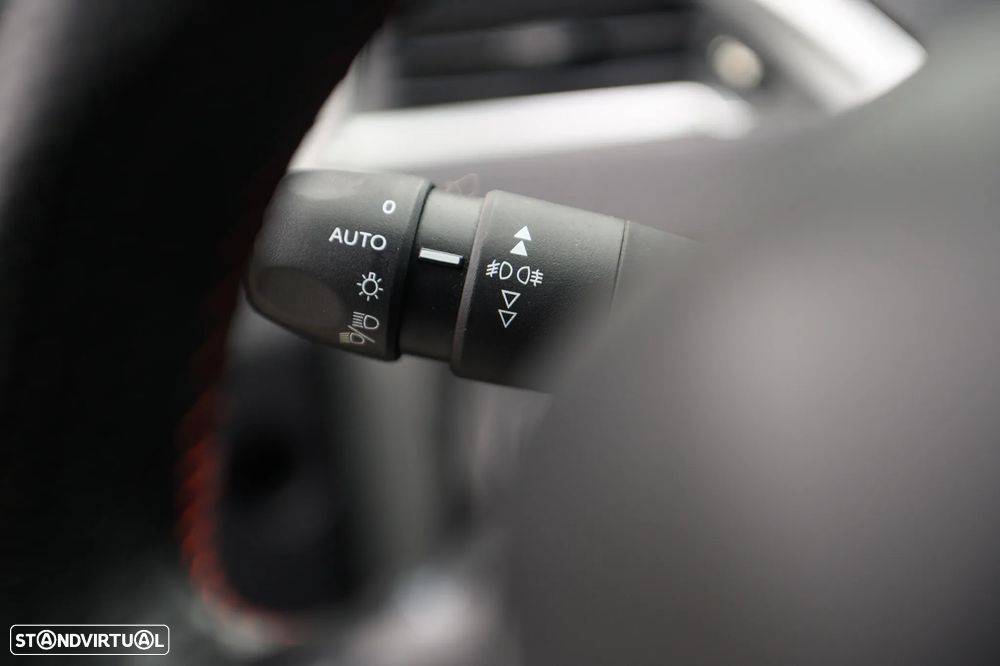 Peugeot 208 1.2 PureTech GT Line - 24