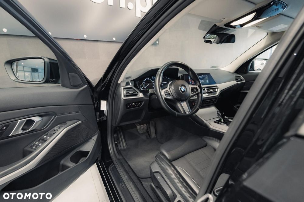 BMW Seria 3 330i Advantage - 10
