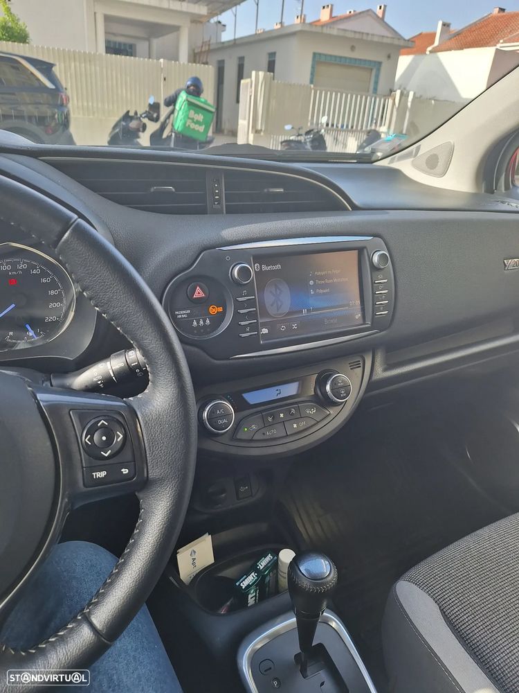 Toyota Yaris 1.5 HSD 20 Anos - 6