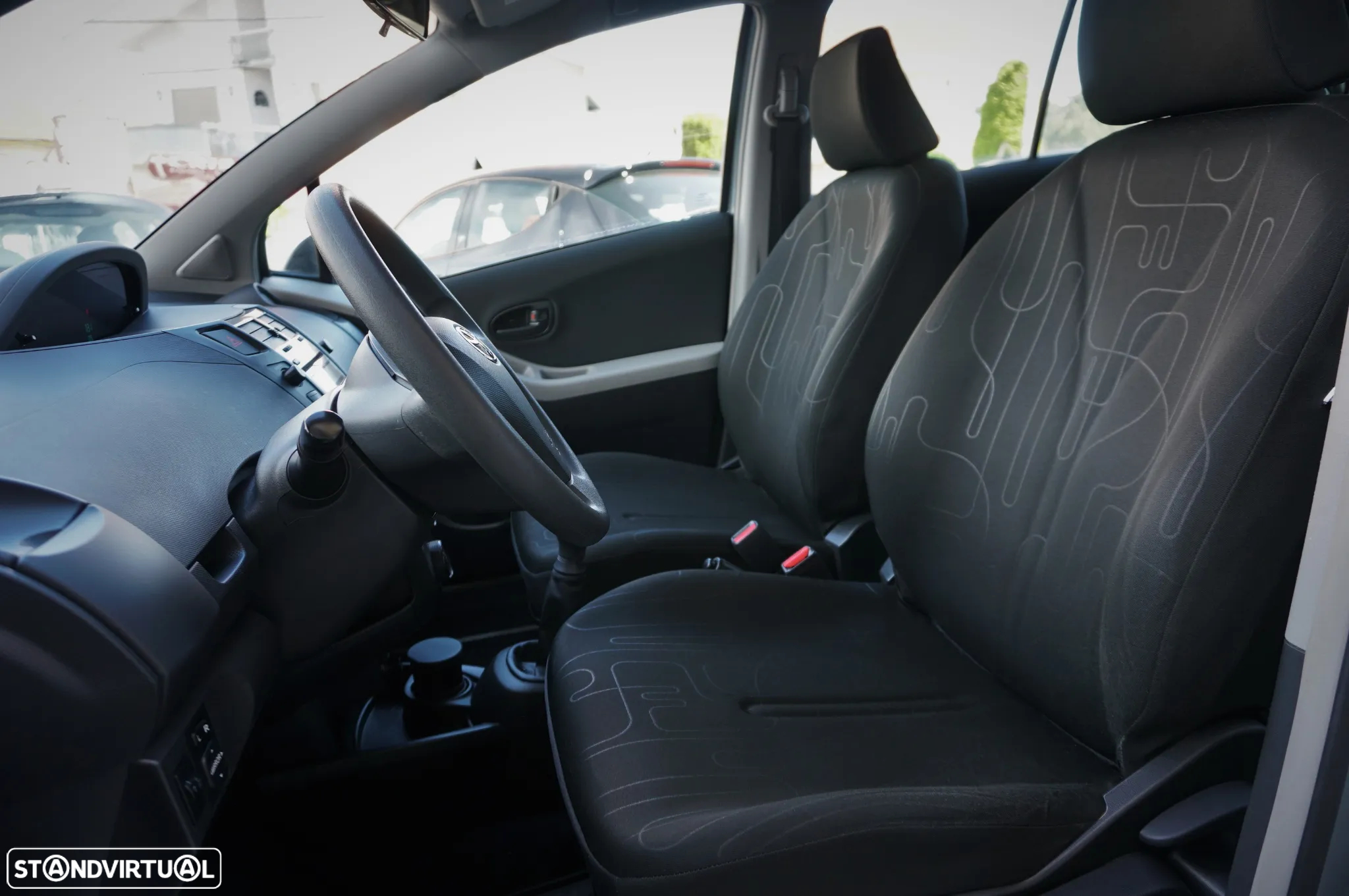 Toyota Yaris 1.0 VVT-i Comfort+AC - 11