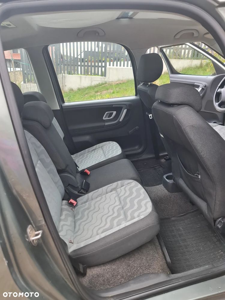 Skoda Roomster 2008 photo 2