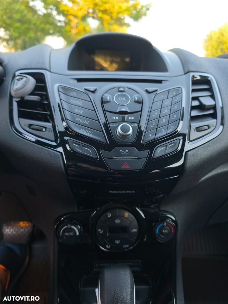 Ford Fiesta - 12