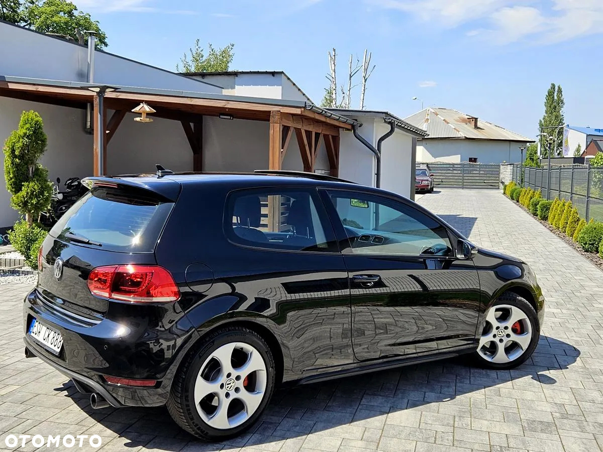 Volkswagen Golf VI 2.0 TSI GTI - 11