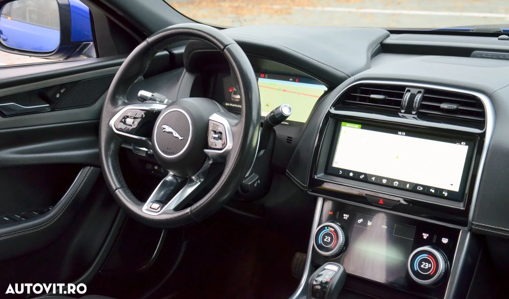 Jaguar XE 2.0 AWD R-Sport - 19