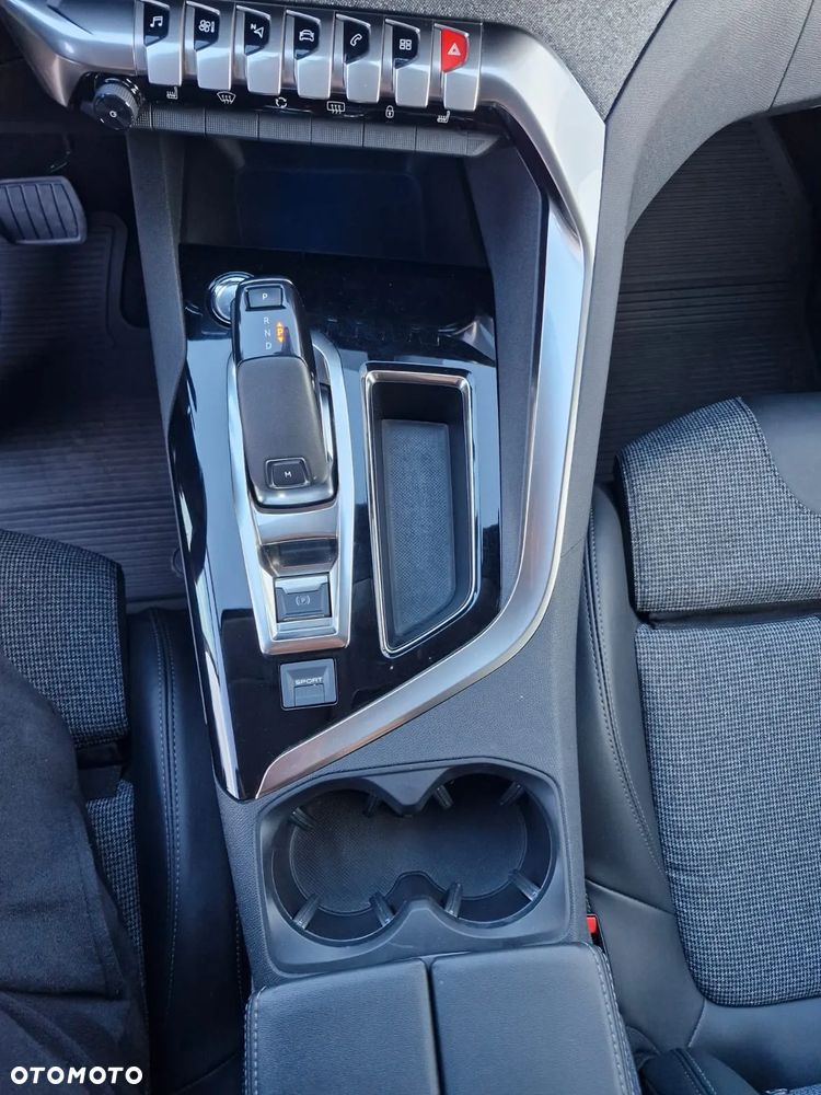 Peugeot 3008 1.2 PureTech GPF Crossway S&S EAT8 - 17