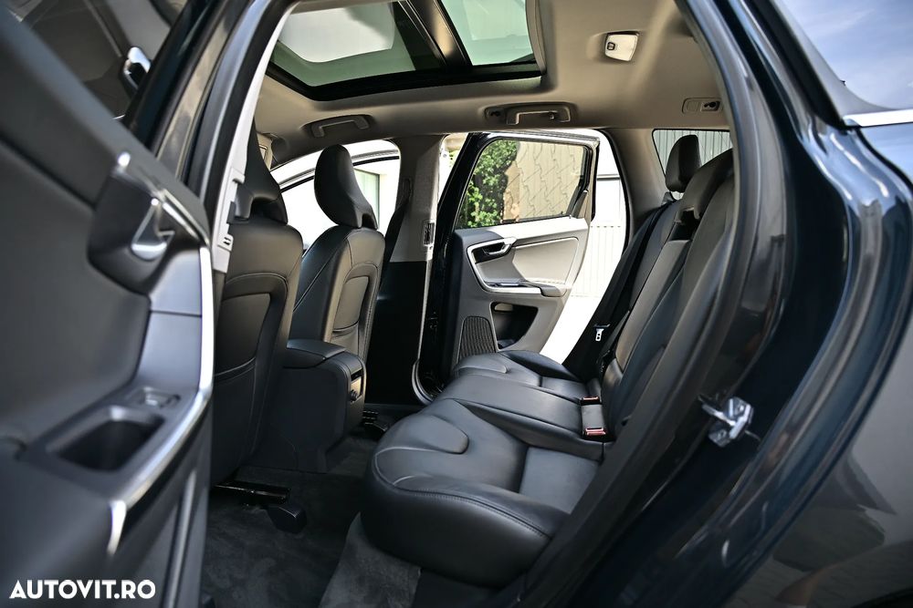 Volvo XC 60 D3 Geartronic Summum - 18