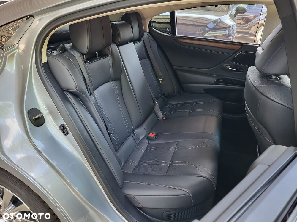Lexus ES - 25
