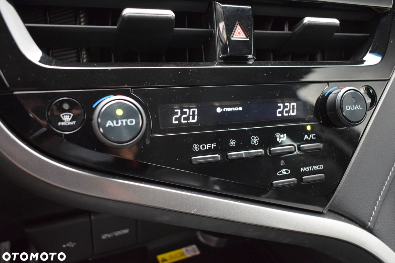 Toyota Camry - 18