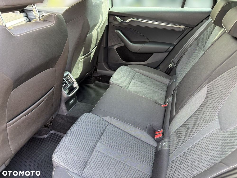 Skoda Octavia 2.0 TDI Style DSG - 35