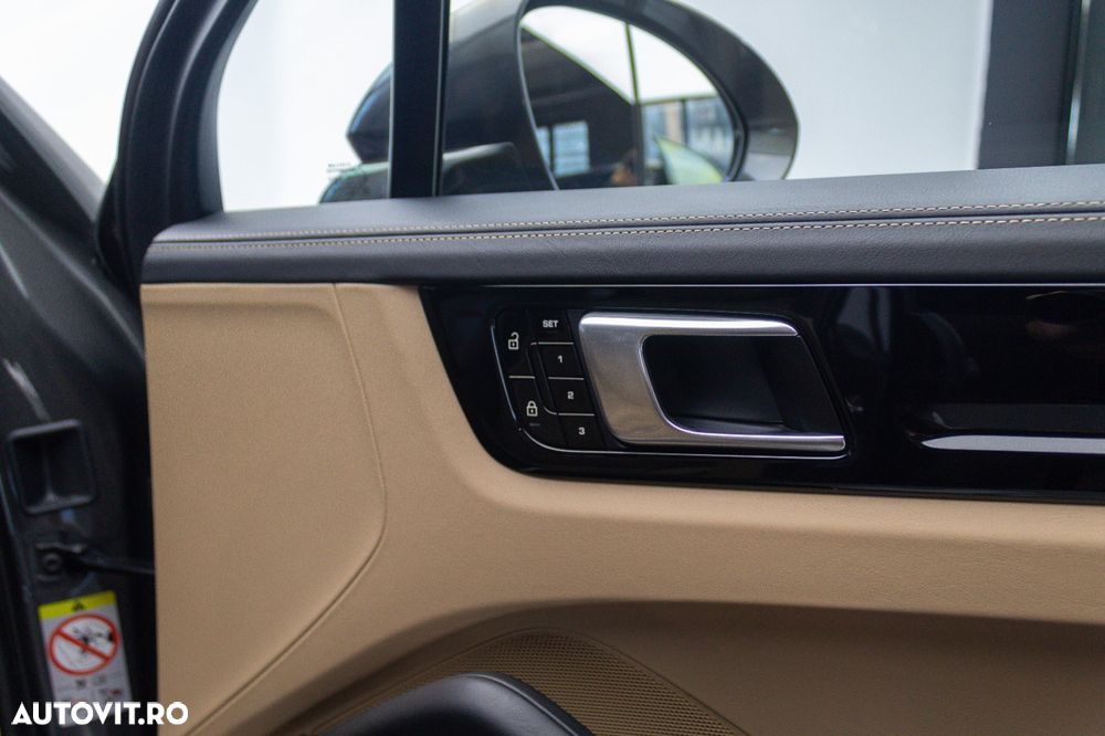 Porsche Cayenne - 11
