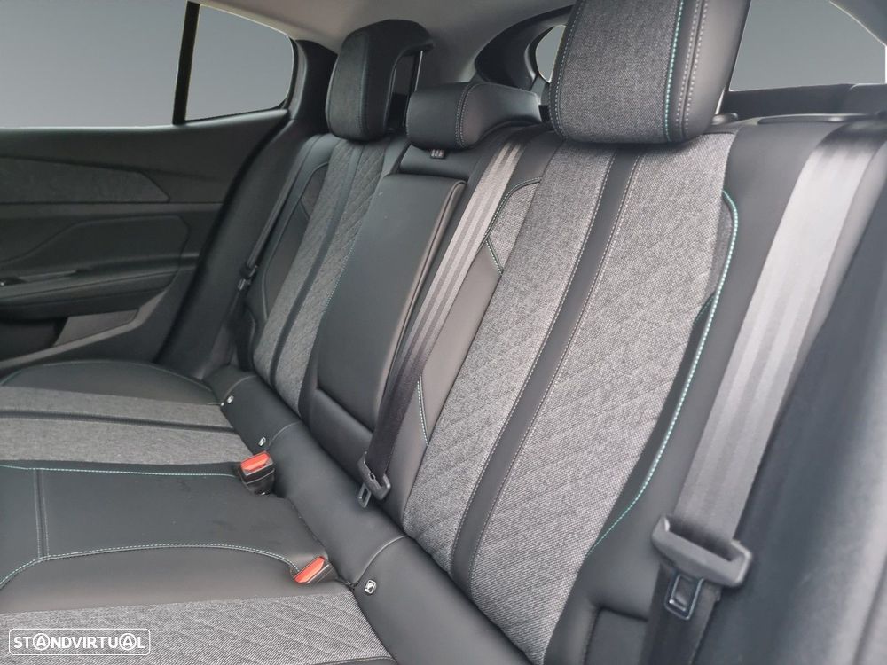 Peugeot 408 1.6 Hybrid Allure e-EAT8 - 14