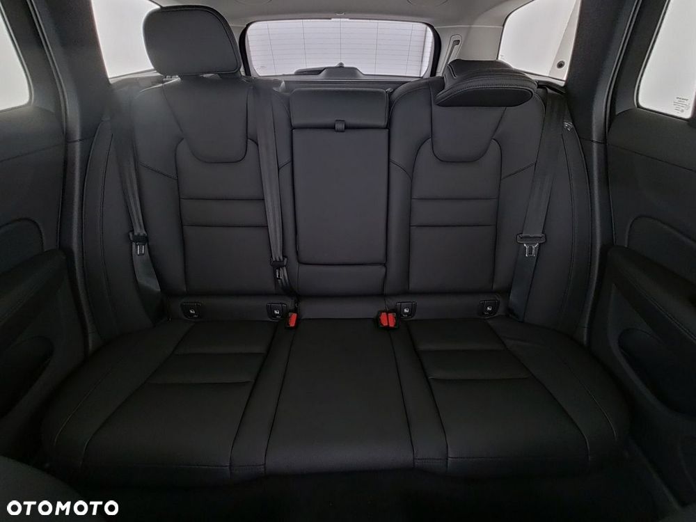 Volvo V60 B4 B DKG Plus Dark - 13
