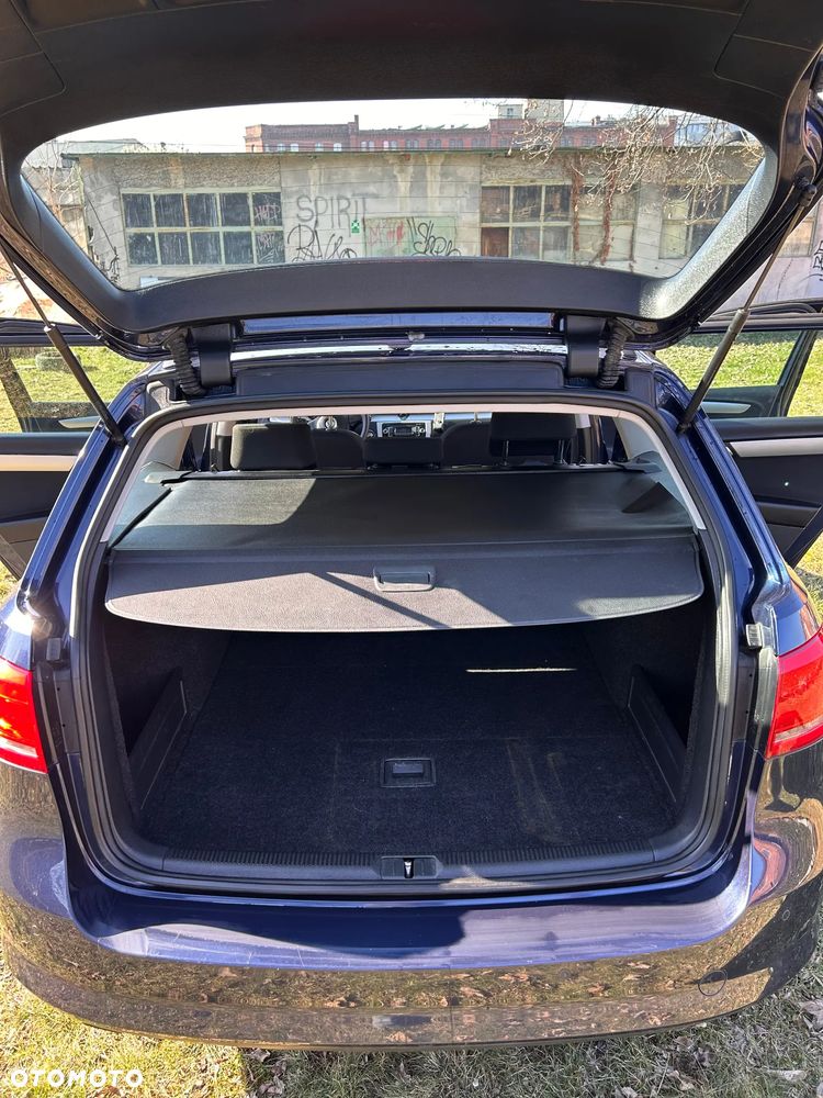 Volkswagen Passat Variant - 11
