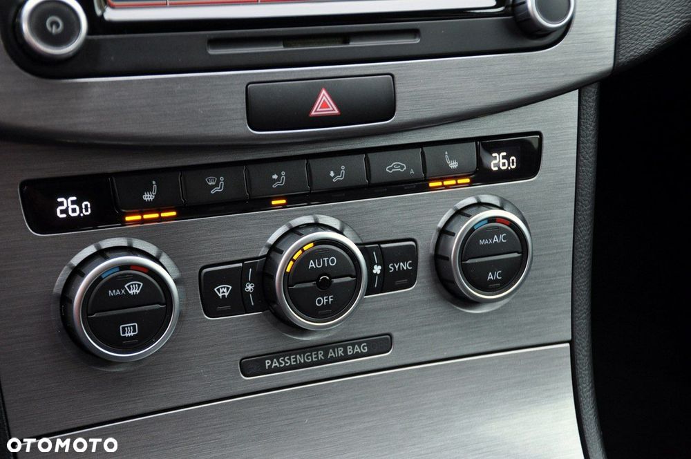 Volkswagen Passat - 33