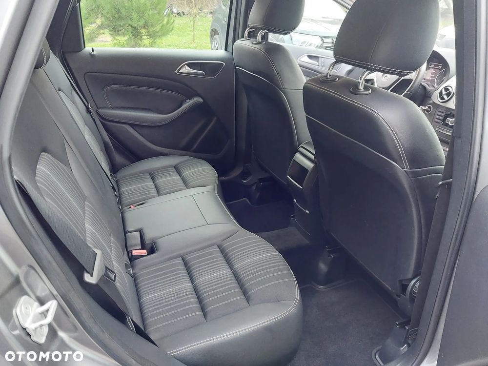 Mercedes-Benz Klasa B 180 (BlueEFFICIENCY) - 12