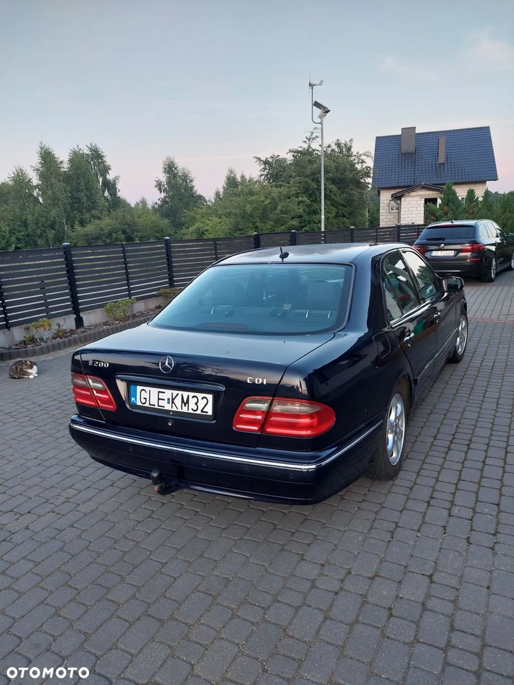 Mercedes-Benz Klasa E - 8